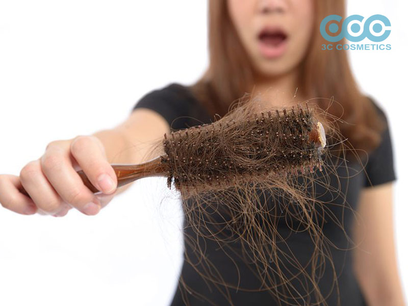 Rụng tóc là bệnh gì?