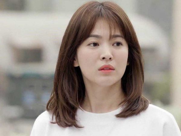 mái tóc huyền thoại của Song Hye Kyo trong phim Hậu Duệ Mặt Trời